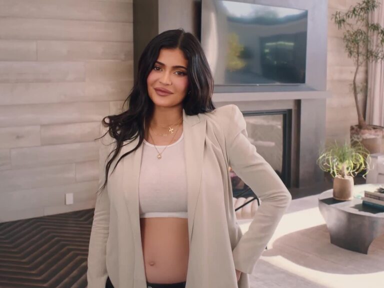 Who is Kylie Jenner? Her Networth, Age, and Background